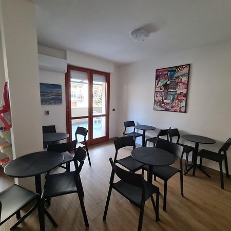 Monti Guest House Alghero Bagian luar foto