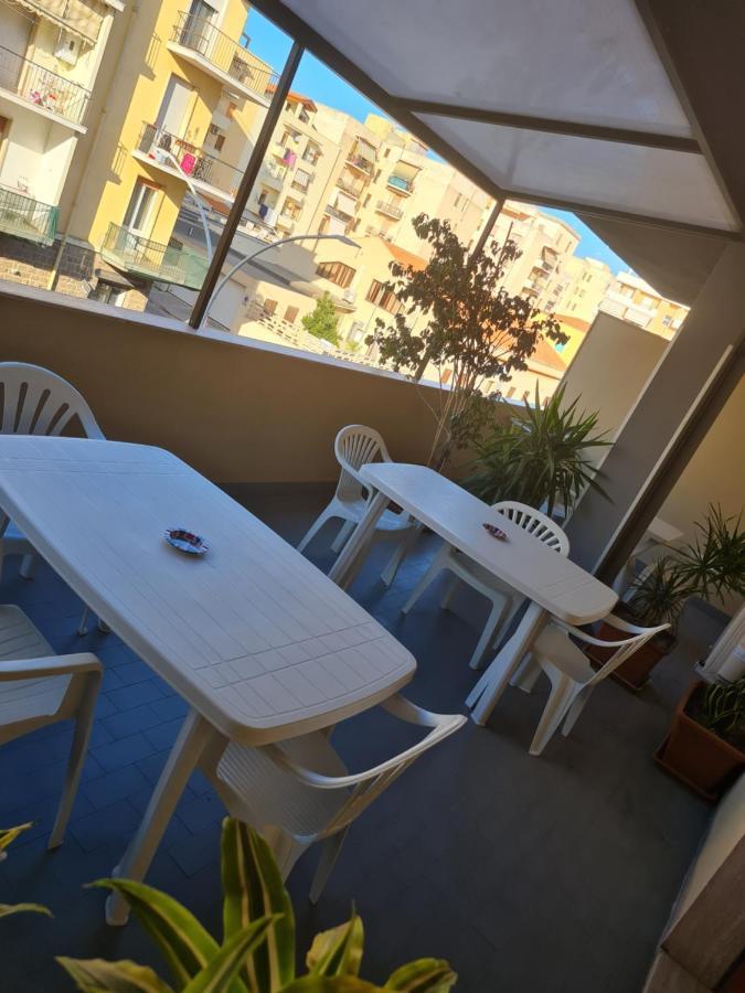 Monti Guest House Alghero Bagian luar foto