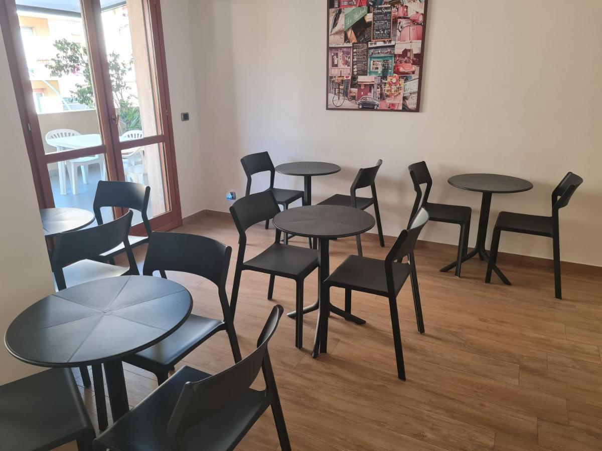Monti Guest House Alghero Bagian luar foto