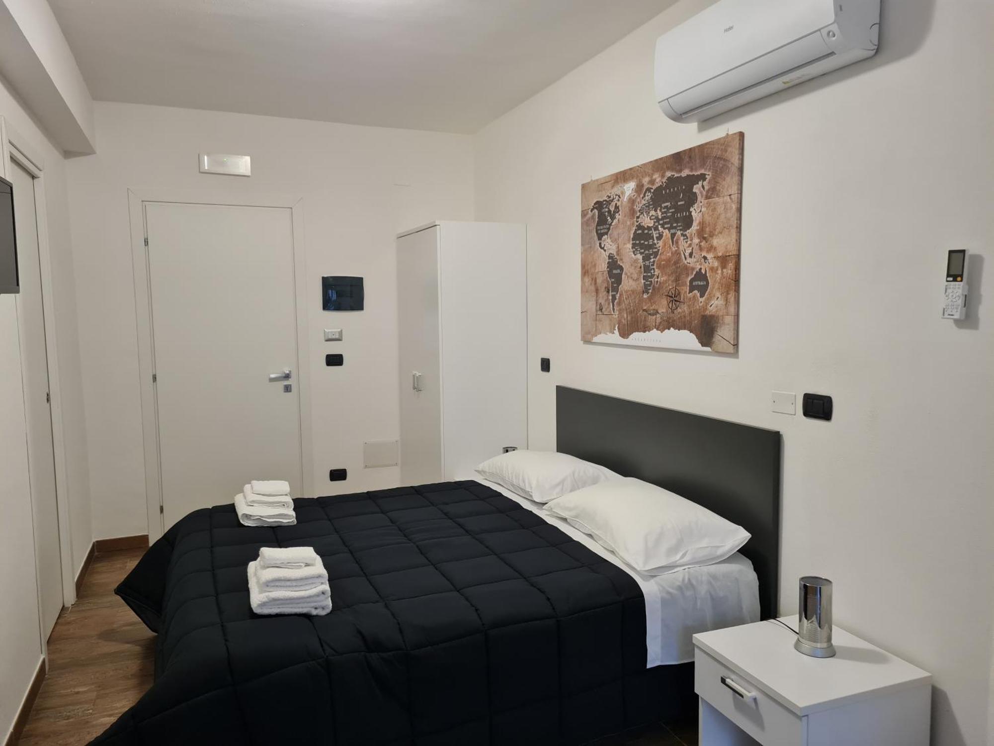 Monti Guest House Alghero Bagian luar foto